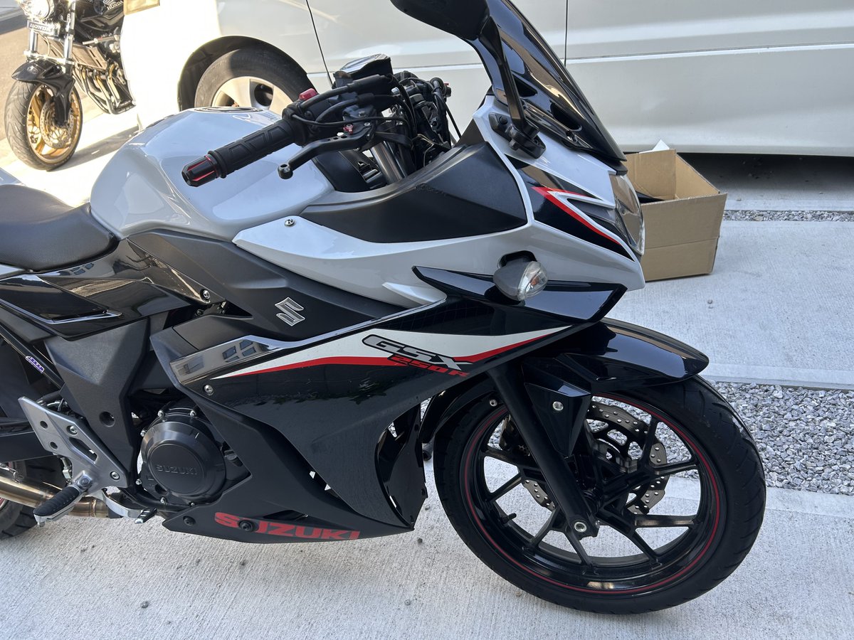 ayutanma05's tweet photo. ヨッメのGSX250r売り 再掲
希望25万で
バックステッププレート
BEAMSマフラー
ハンドル純正カラー抜いて1.5センチダウン（戻せます）
安物チェーン新品あり
タイヤはバリ山
usb充電着いてます

埼玉県からです。
立ちゴケ傷ありますが割と綺麗なので初心者おすすめ
#バイク売ります https://t.co/p8qqxlqK4I