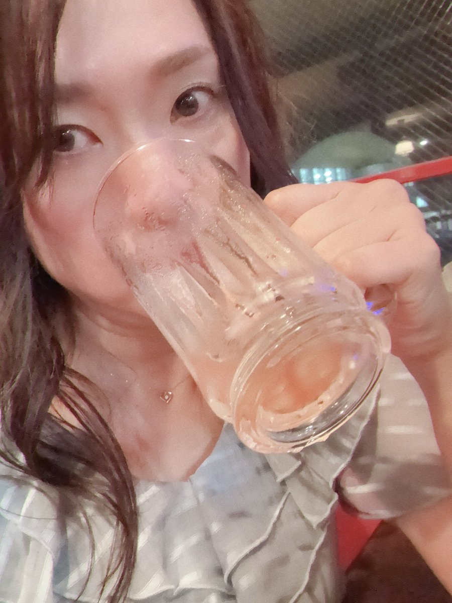 kummy1208's tweet photo. おひさしぶりーふ  でちた
飲んだくれておるよずっと

六本木のAJITOってお店がさいこうでちた

今日はおうちで飲んだくれるます https://t.co/fnBcGPuDsT