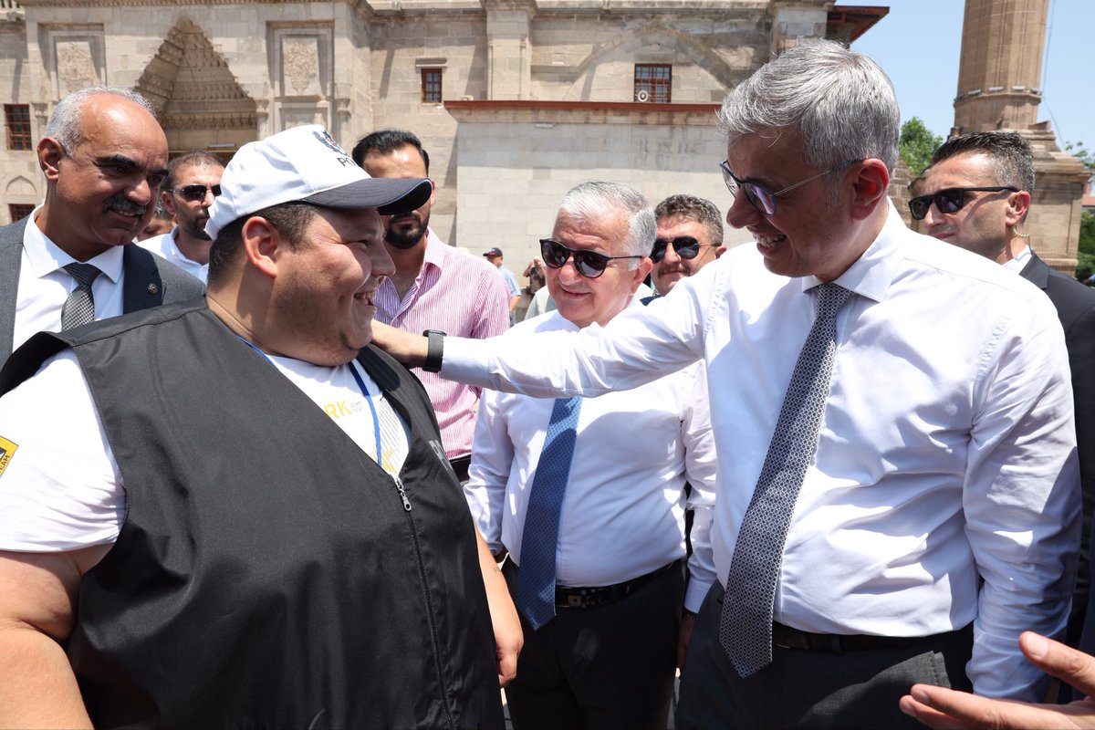 drmemisoglu's tweet photo. Sevelim, sevilelim🤍

Şehr-i Süleha; vefanın, samimiyetin ve güzel insanların yurdu Aksaray,
Şükür sana kavuşturana… https://t.co/COIBHgyH7Q