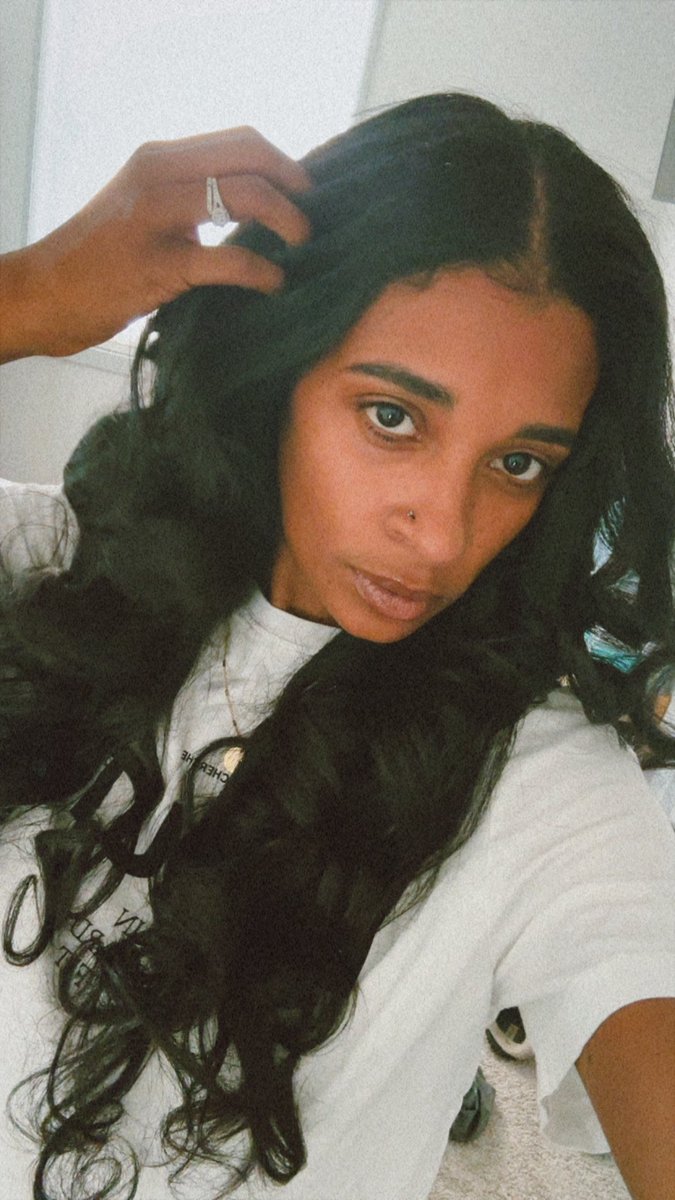 priincess__J's tweet photo. Open camera &amp; FACE 📸😍 https://t.co/YtkHvp3xmy