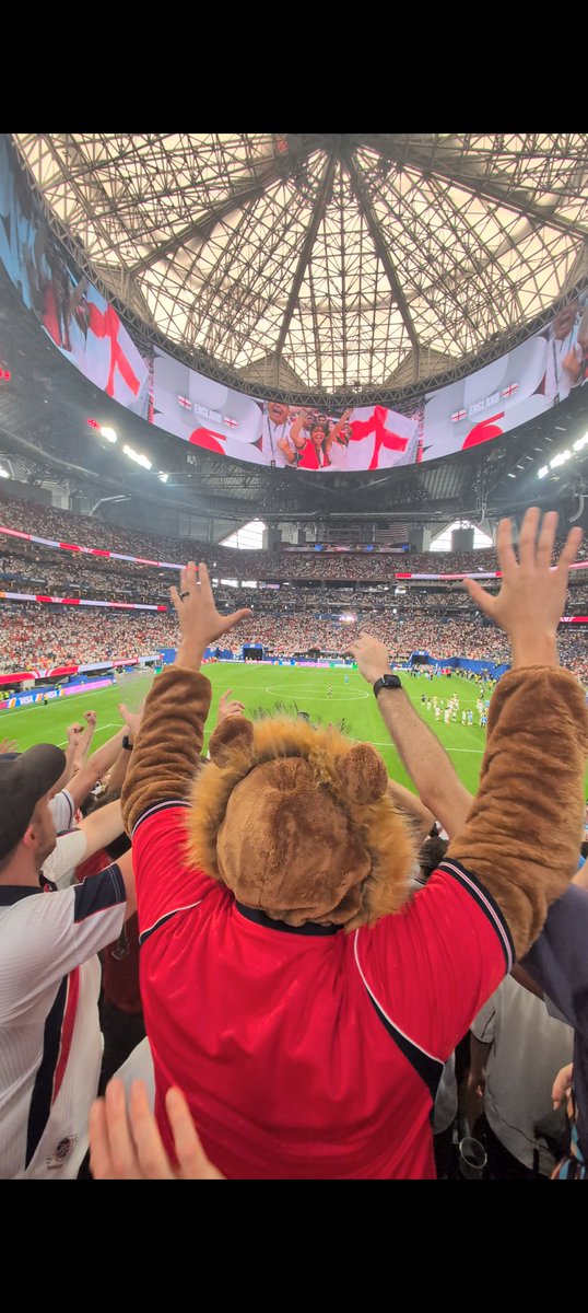 gutdrop's tweet photo. @blknoiz06 I'm at the World Cup watching my beloved England 🏴󠁧󠁢󠁥󠁮󠁧󠁿 with the boys! Would love an airdrop!! 

8yggBVM54a1Wev77riyuDq3QFc2SHXmmtJGscvVicbfB https://t.co/jt8yiJN5QZ