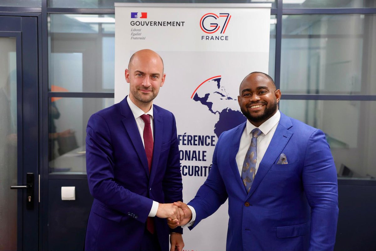 PorteParoleMEAE's tweet photo. @jnbarrot s’est entretenu le 2 juillet avec son homologue de la République de Trinité-et-Tobago, M. Sean Sobers, en marge de la Conférence régionale de sécurité organisée par la France en Martinique les 2 et 3 juillet.

➡️ https://t.co/5lG8vDAAh9 https://t.co/oXy8A64w74