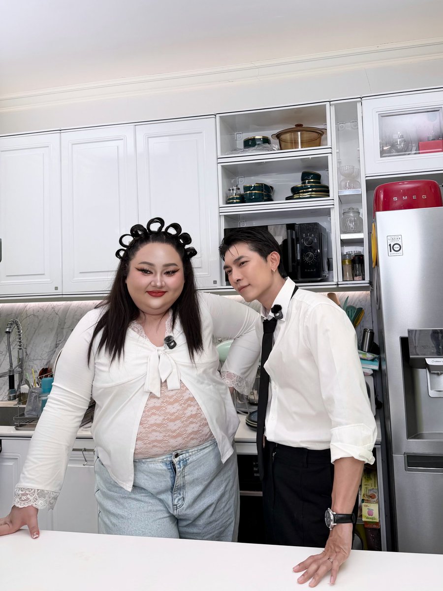 mew_mew910221's tweet photo. 요리 내가 다 해주고 싶어

MEW IN THE KITCHEN

@MSuppasit 
#MewSuppasit 
#มิวศุภศิษฏ์
#รายการหาทำ

https://t.co/OwvnPppmIU https://t.co/IJcfyA15Ht