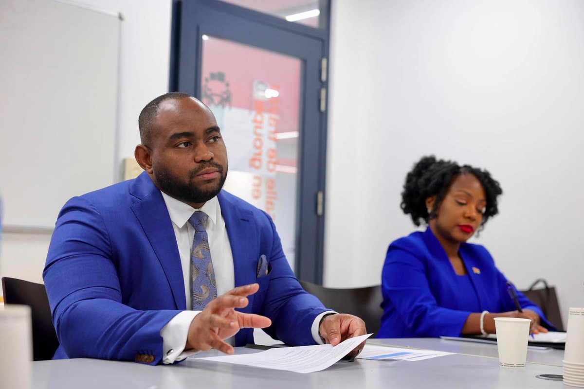 PorteParoleMEAE's tweet photo. @jnbarrot s’est entretenu le 2 juillet avec son homologue de la République de Trinité-et-Tobago, M. Sean Sobers, en marge de la Conférence régionale de sécurité organisée par la France en Martinique les 2 et 3 juillet.

➡️ https://t.co/5lG8vDAAh9 https://t.co/oXy8A64w74