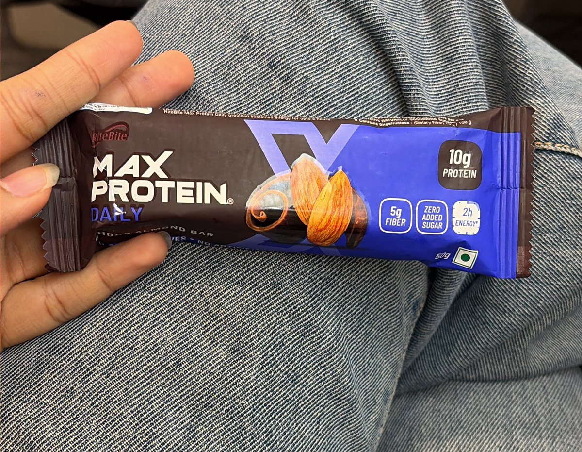 nush_1320's tweet photo. Are these protein bars healthy to be consumed daily???? https://t.co/0jQPJujRo3