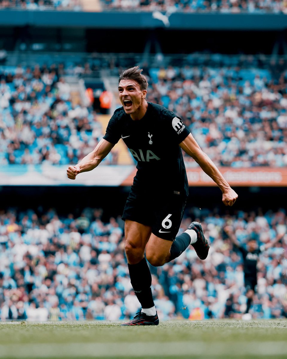 TalkingTHFC's tweet photo. A true cult hero for everything he did last season 🤍🇵🇹

Joao Palhinha. Proper COYS ✨️ https://t.co/DOUxFHWuSE