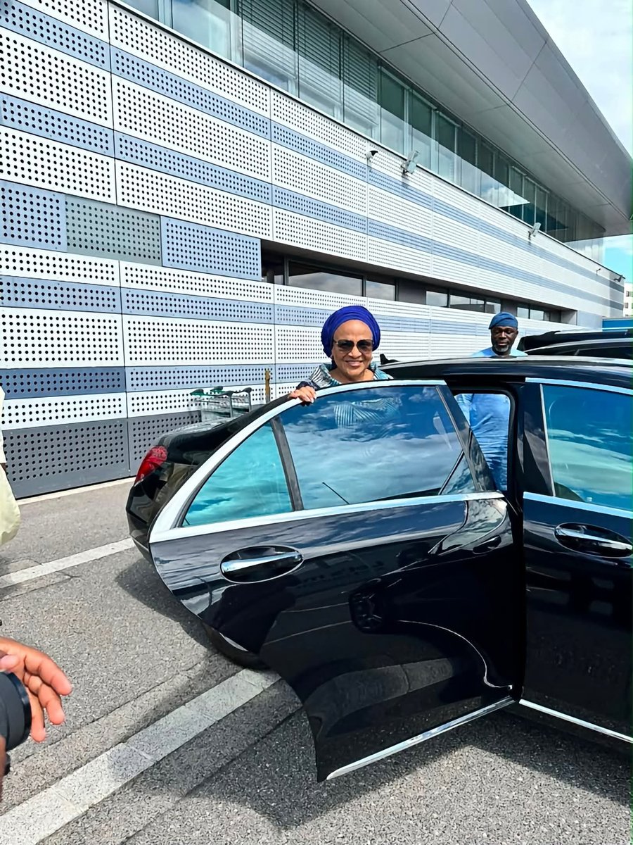 Oyoaffairs's tweet photo. Former Oyo First Lady Florence Ajimobi has arrived in Vienna to assume duty as Nigeria’s Ambassador to Austria and International Organisations. https://t.co/wuyXfP1oCX