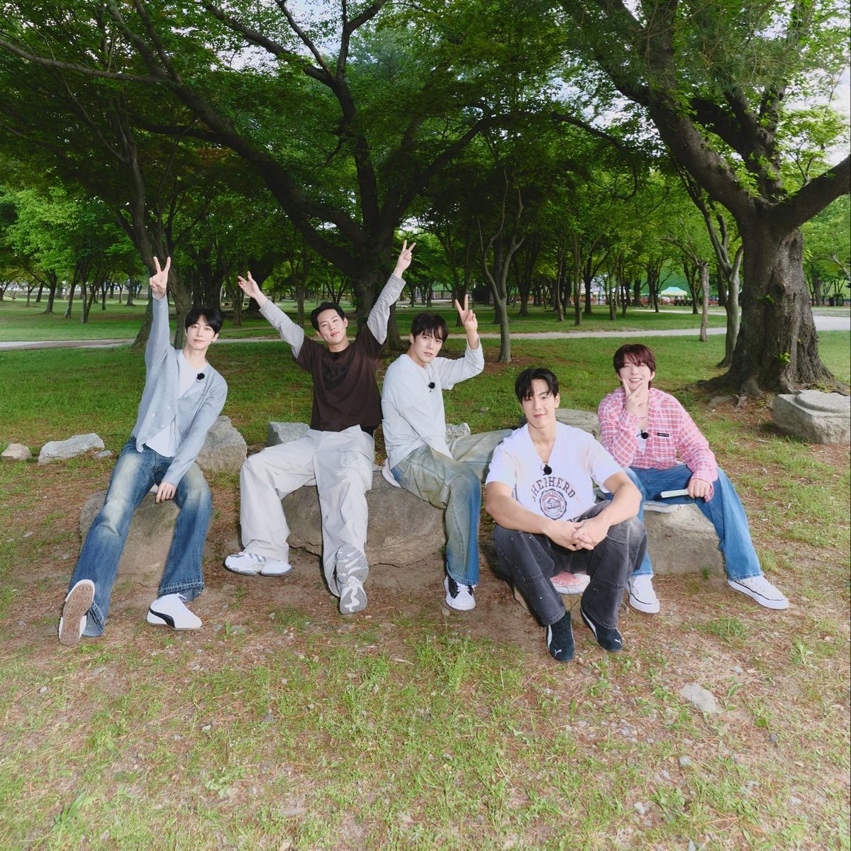 jentyu_VIPxMBB's tweet photo. Final part is here~ 🫂💜 Too bad not a new season🥲 but I'm happy for any content!

📢
#MONMUKGO Gyeongju School Trip Part 3
▶ https://t.co/3ST4RHxHrM

#몬먹고 #몬먹어도고 #MONMUSTGOON #MONSTAX #MONSTA_X #몬스타엑스 
#셔누 #민혁 #기현 #형원  #주헌 #아이엠 https://t.co/w9sBKIu37K