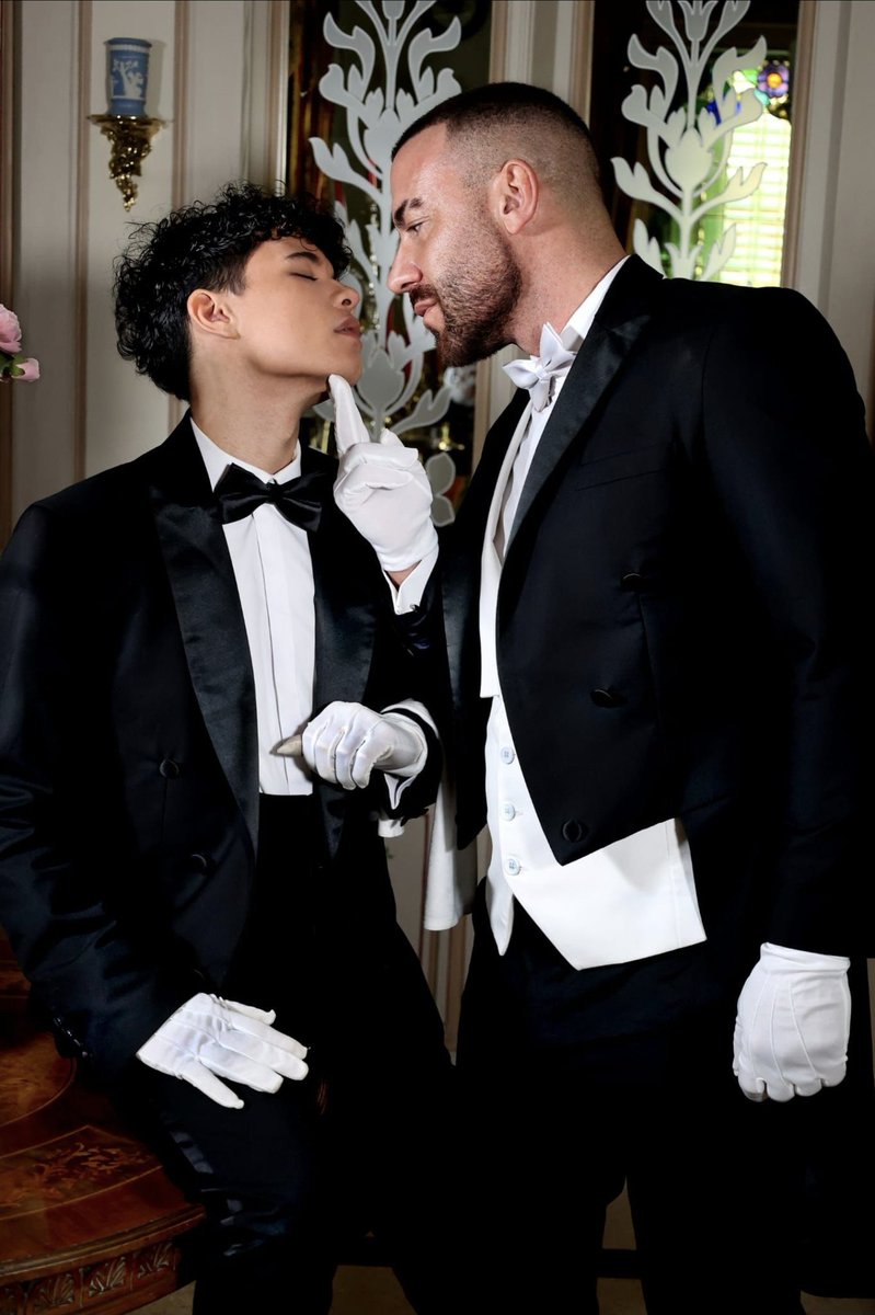 MachoJim's tweet photo. 🎥 SHOOTING DAY!
👑 'ROYAL SECRETS 2' 👑
'A new season begins at a grand 19th-century hotel as its owner, Lord Marte, takes charge. Head butler Nicola prepares the new staff, Leo & Andrew, as hidden secrets unfold from breakfast to dinner'
➡️ 'BREAKFAST' - Scene 1
↪️🏆 https://t.co/MN9ljydbrr
Starring:
🇮🇹 @NSESAGERATO #NicolaVeneziano
🇫🇷 @Andrewlepyy
🇫🇷 @Redwood_Leo
Special guest:
🇮🇹 @AlexMarteReal

➡️ Assistant Director:
@jonymonteroo

🎥 & 🎬 Directed by: @MachoJim