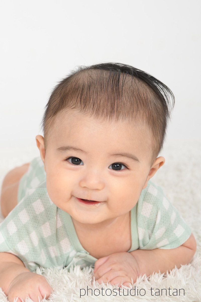 studiotantan's tweet photo. フォトスタジオタンタンのオーディション材写真撮影は、赤ちゃんから撮影可能です。

✔お座りができなくても大丈夫！
✔撮影データは全てお渡し
✔スタジオ撮影 平日5,800円

便利なLINE予約が可能です。
お気軽にお問い合わせください。

＃オーディション写真
＃宣材写真
#キッズオーディション https://t.co/eUSFDE2rJJ