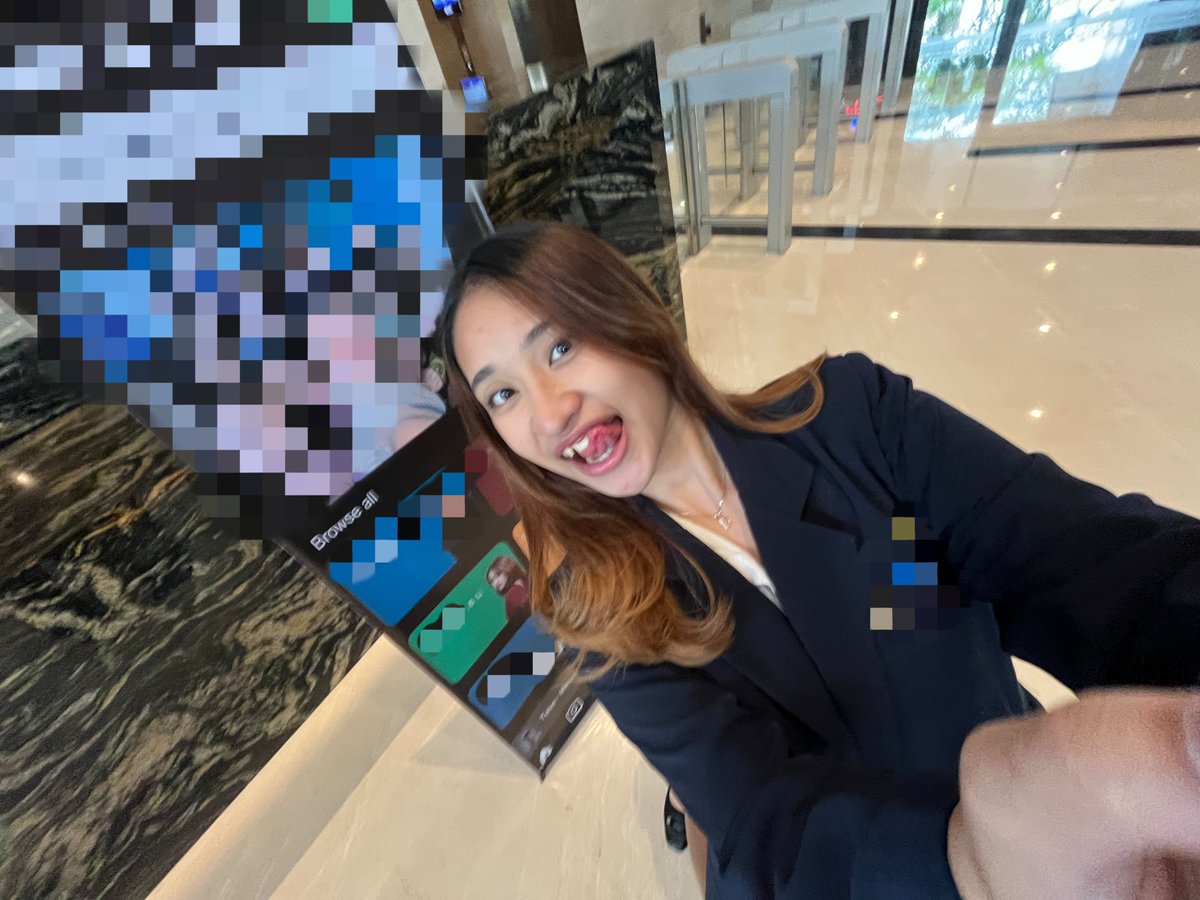 simvalnian's tweet photo. Guess who's back &amp; passed her thesis defense :3 https://t.co/mSkq3eUSRz