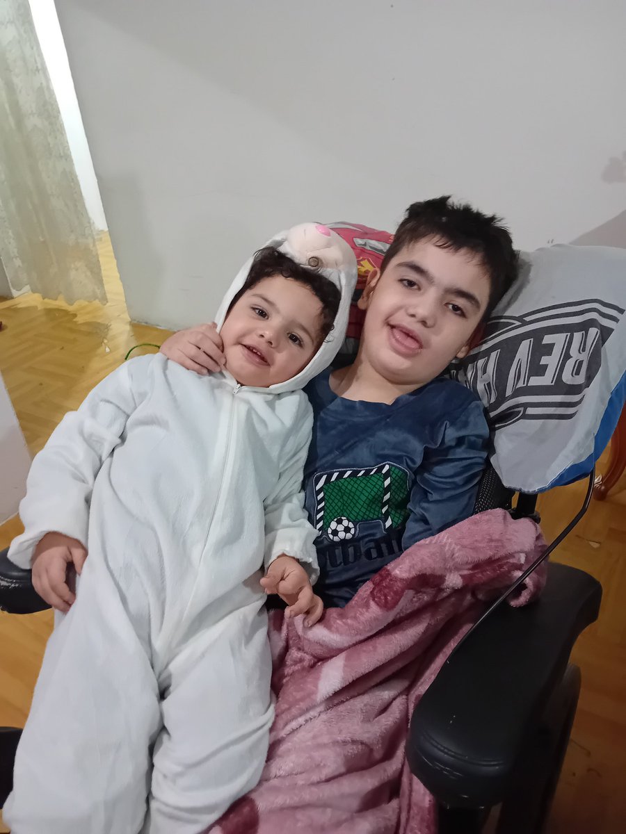 om_Rashid1988's tweet photo. مناشدة إنسانية 💔
خلف وفهد بحاجة إلى وقفتكم في هذه الظروف الصعبة. هم في أمسّ الحاجة إلى الحفاضات، وحليب الأطفال، والاحتياجات الطبية الأساسية.
لا تبخلوا عليهم بما تستطيعون، فكل مساهمة، مهما كانت بسيطة، قد تُحدث فرقًا كبيرًا في حياتهم.

جزاكم الله خيرًا،ورزقكم .#ابناء_التبعيه https://t.co/M4cGyafUcY