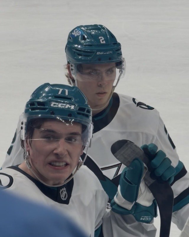 whimsyteal's tweet photo. cant get over how will mogged tf out of macklin here https://t.co/mOaL6AB37h