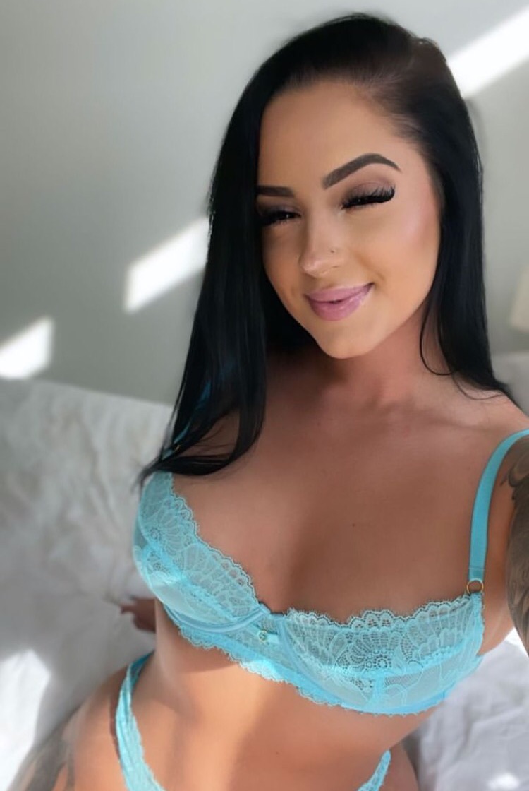 Naomifoxxvbs8's tweet photo. Who want me https://t.co/ALaWzkeQTo