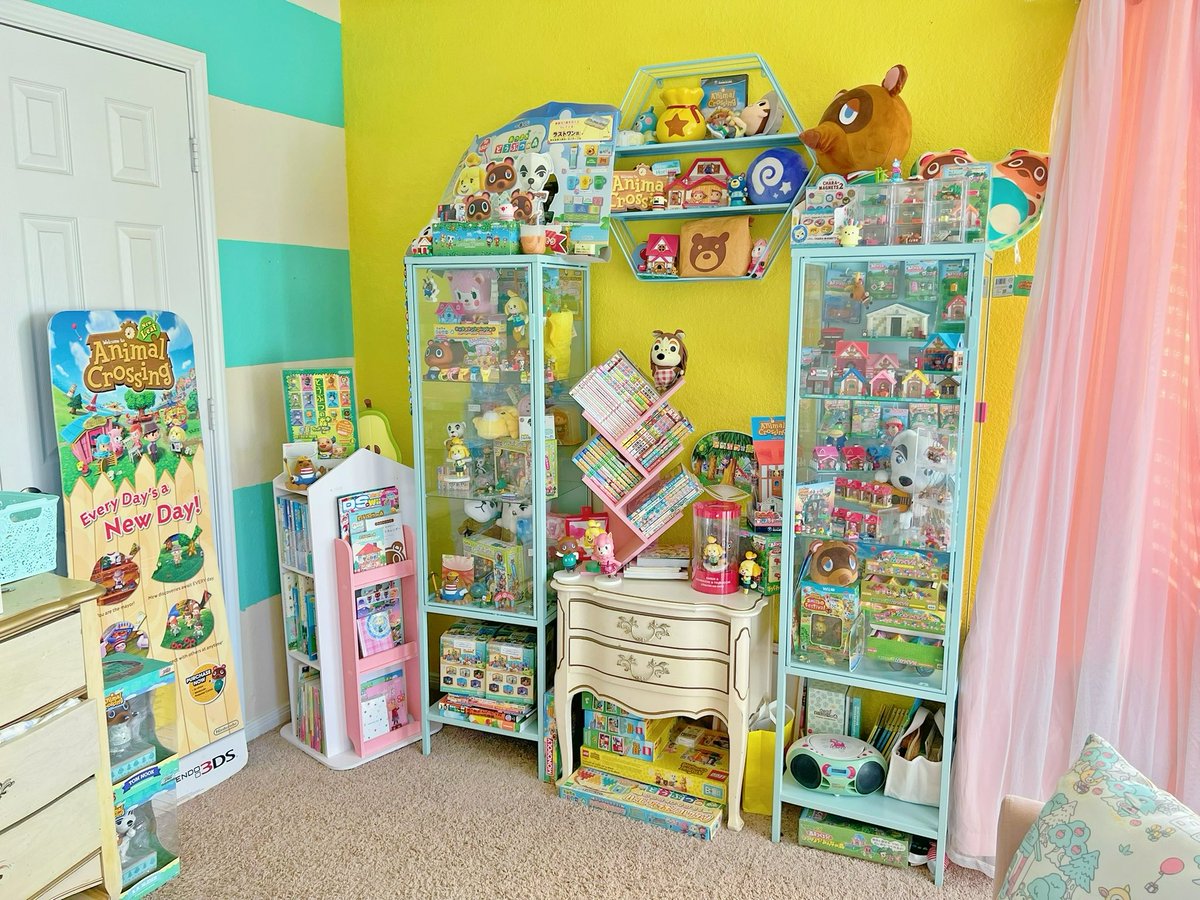ashsnapem's tweet photo. the room of a girl who’s turning 34✨ https://t.co/7GrEdbd9n8