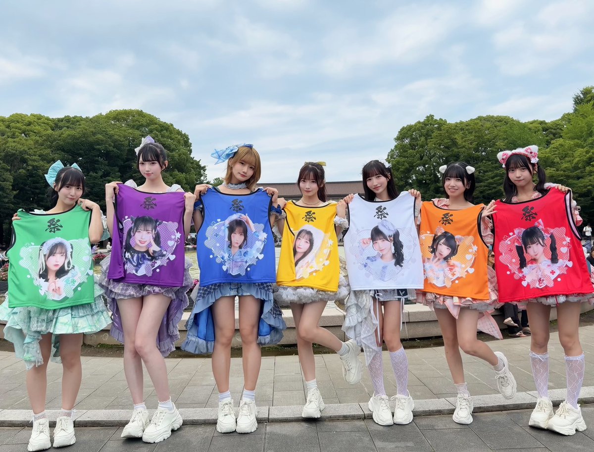 FESTIVEofficial's tweet photo. ☀️📣Goods info📣☀️

新グッズとして.....

💛💜🤍推しメンビブス 🧡❤️💙💚

が登場‼️‼️✨

7/4(土)NATSUZOME2026から販売スタート🛒🏃‍♂️
ぜひ、ゲットしてください✊🎽 https://t.co/TLThiaWX0K