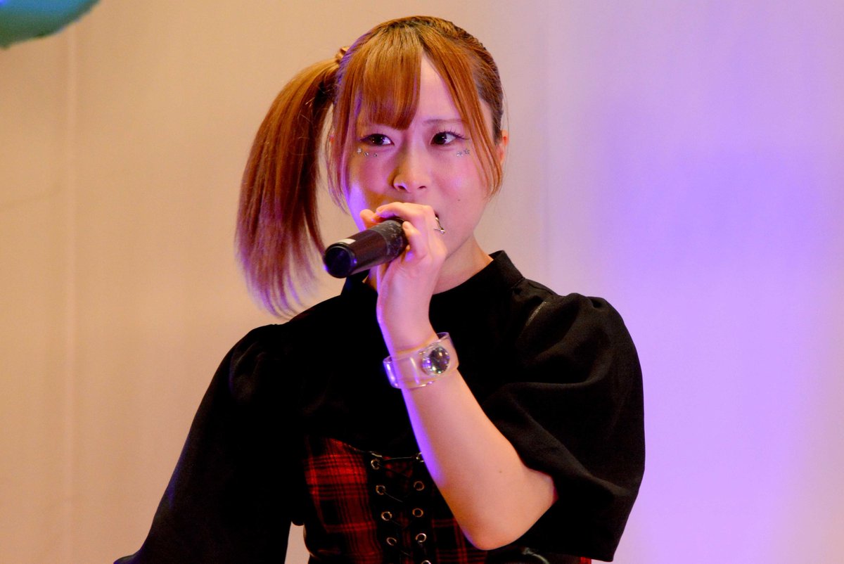 WkV7XTMxf4WJUIM's tweet photo. 6/28(日)福島県矢吹町にある
矢吹町文化センター小ホールで行われた、
Ultra AddictのCocoloさん、Aoiさんの
生誕祭の時のArrow Heartの
小豆るこさんのライブ写真です。
-1/4。格好いい、衣装です。
#ArrowHeart
#小豆るこ
#推しるこ https://t.co/kMjkLfKjJR