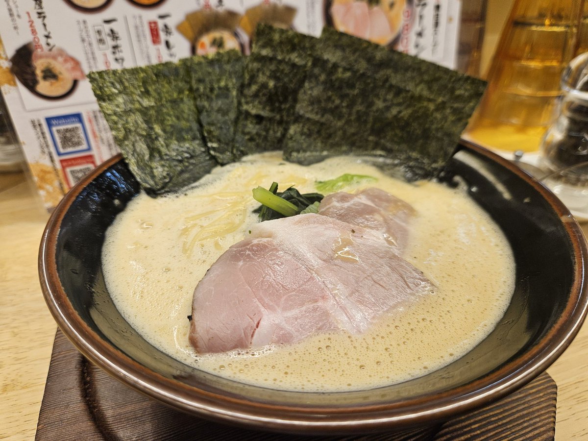 weekendslot's tweet photo. 2026/7/3オープン(^o^)/
●新店【濃厚 鶏白湯泡家系 麺や 鶏次一家】
(大阪府堺市北区中百舌鳥町5-796-2)
◎『濃厚ラーメン』
こちらは中百舌鳥駅近辺にオープンされたお店で【麺や 鶏次と貝次】さんが屋号も新たにリニューアルオープンされました( ・∀・)鶏白湯家！！
通し営業ぅ！！ https://t.co/VzRfKL9QaL