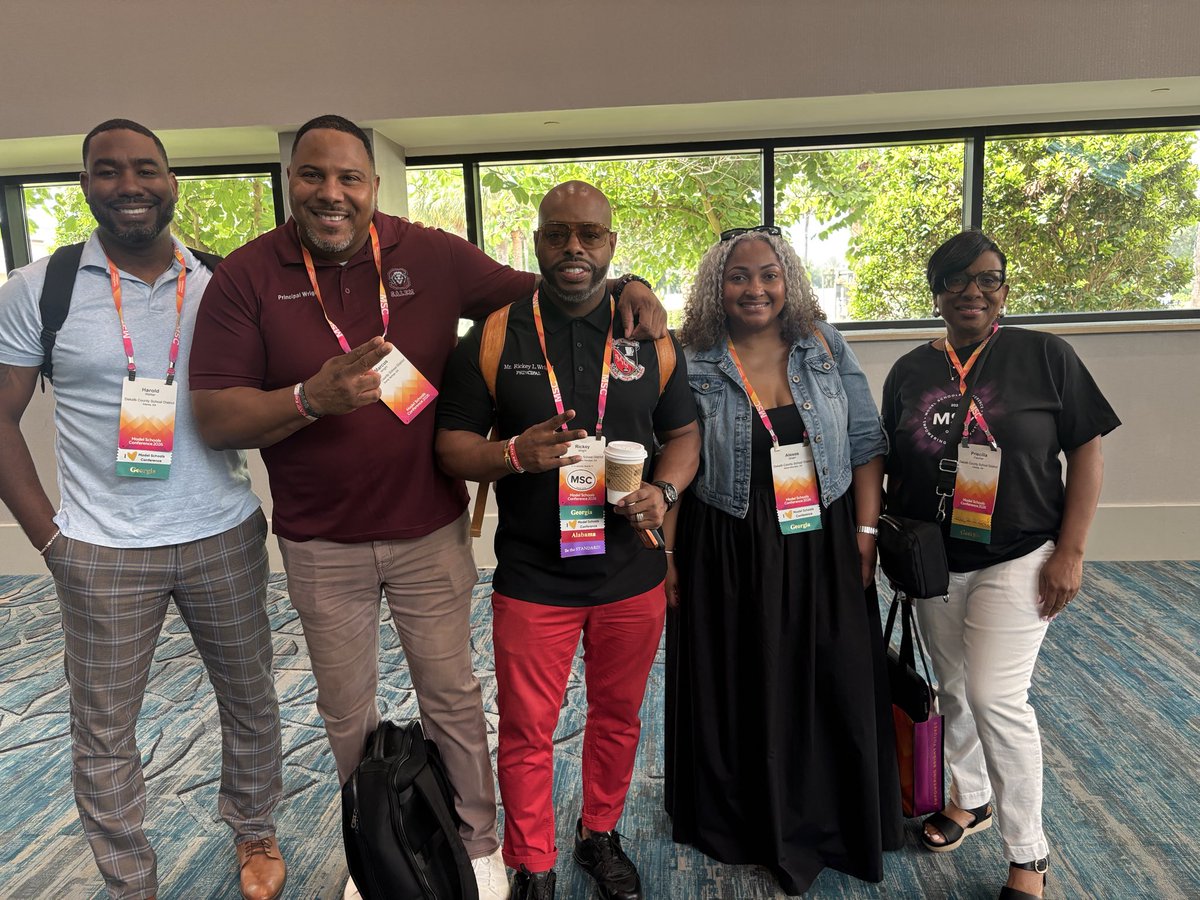 AlexesGreenLIT's tweet photo. Summer learning is more than professional growth. @ModelSchoolsHMH it’s about connecting with incredible educators, sharing ideas, building relationships, and learning together to make an even greater impact for students. ☀️📚#ProfessionalLearning #DCSD #MSC2026 https://t.co/C1jIfhtlIH