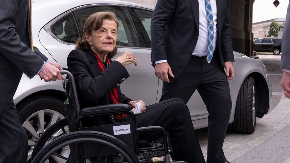 drawandstrike's tweet photo. Remember, when they were finally forced to end the farce with Sen. Diane Feinstein, they literally wheeled her around the Capitol Building looking like this, as she had aides hovering around her very helpfully 'voting for her'. https://t.co/ZYxfMgF2Zi