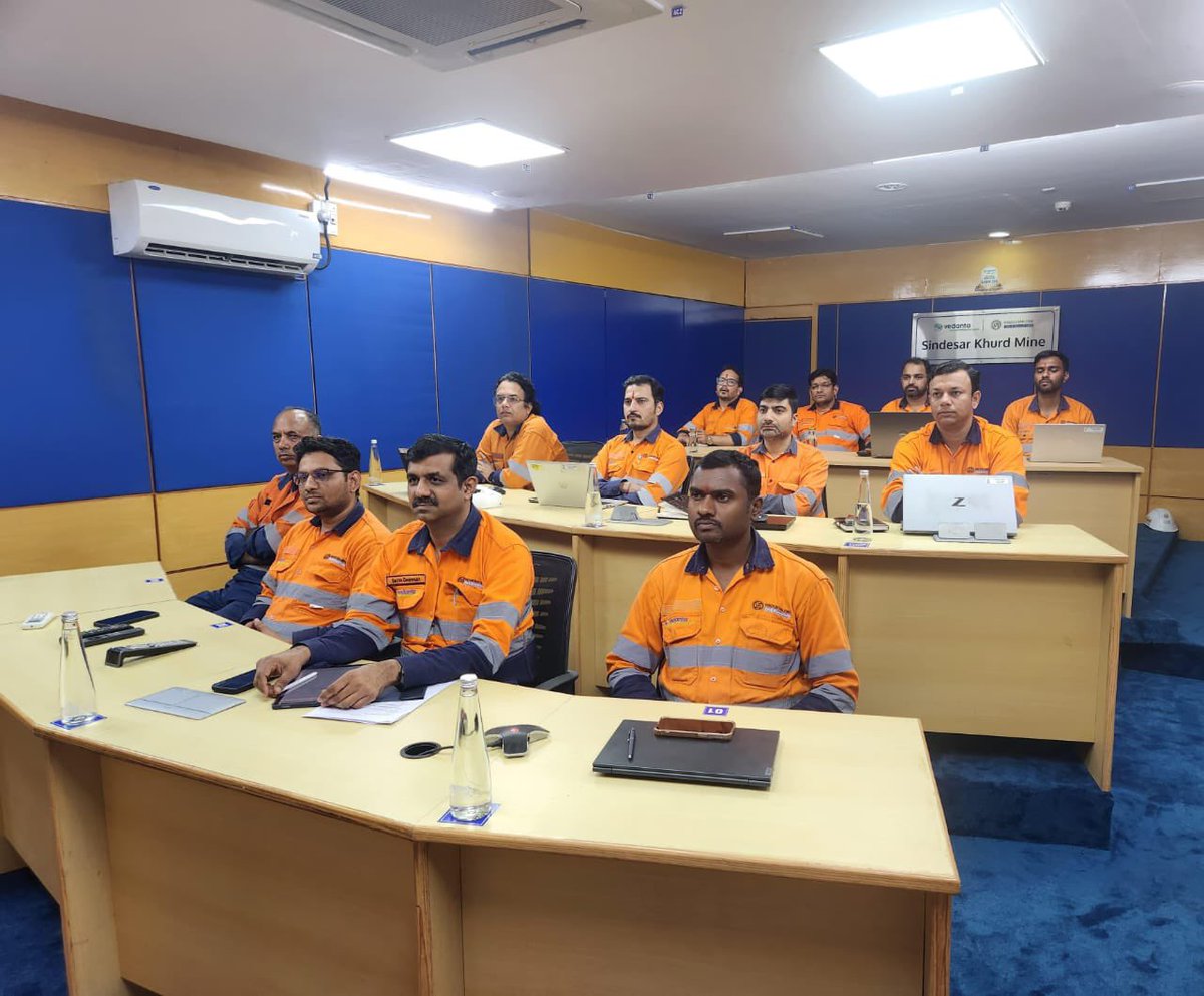 CEO_HZL's tweet photo. As we close one quarter and prepare for the next, #Sampark was an opportunity to reflect, realign and reaffirm what matters most, keeping safety at the heart of every decision, driving operational excellence and staying united in our purpose of #TransformingForGood. https://t.co/JVV5TkIRvD