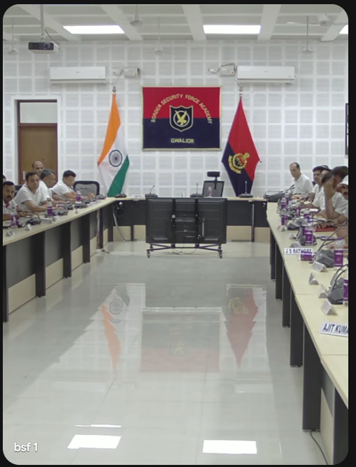 IDSAIndia's tweet photo. DG @IDSAIndia @SujanChinoy delivered a lecture on “ #India #China Relations” to participants of the  Senior Command Course Ser 77 organised by the BSF Academy, Tekanpur. A Lively Q&amp;A session followed. https://t.co/3XVWkuwFPo