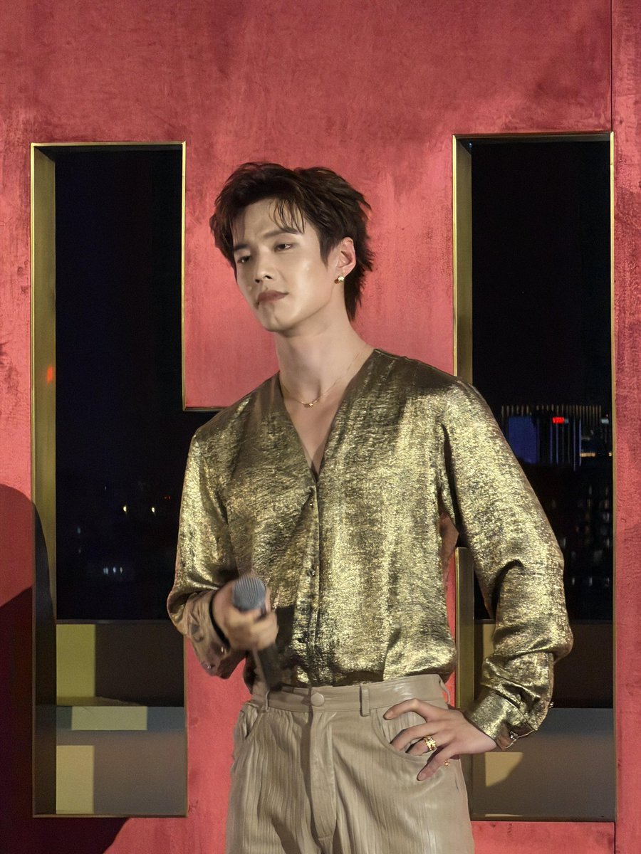 p_aoom's tweet photo. โอ้ยยยยย หล่อชิบหายยย อย่ายิ้มได้ปะ มันหล่อเกิ้นนน🤭 #heyu https://t.co/RaV4DsWXNW