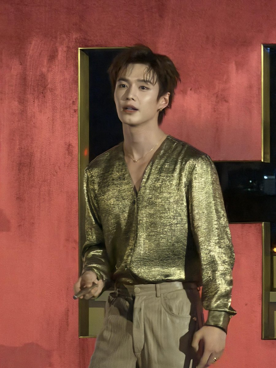 p_aoom's tweet photo. โอ้ยยยยย หล่อชิบหายยย อย่ายิ้มได้ปะ มันหล่อเกิ้นนน🤭 #heyu https://t.co/RaV4DsWXNW