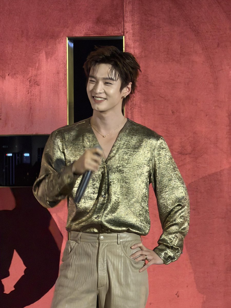 p_aoom's tweet photo. โอ้ยยยยย หล่อชิบหายยย อย่ายิ้มได้ปะ มันหล่อเกิ้นนน🤭 #heyu https://t.co/RaV4DsWXNW