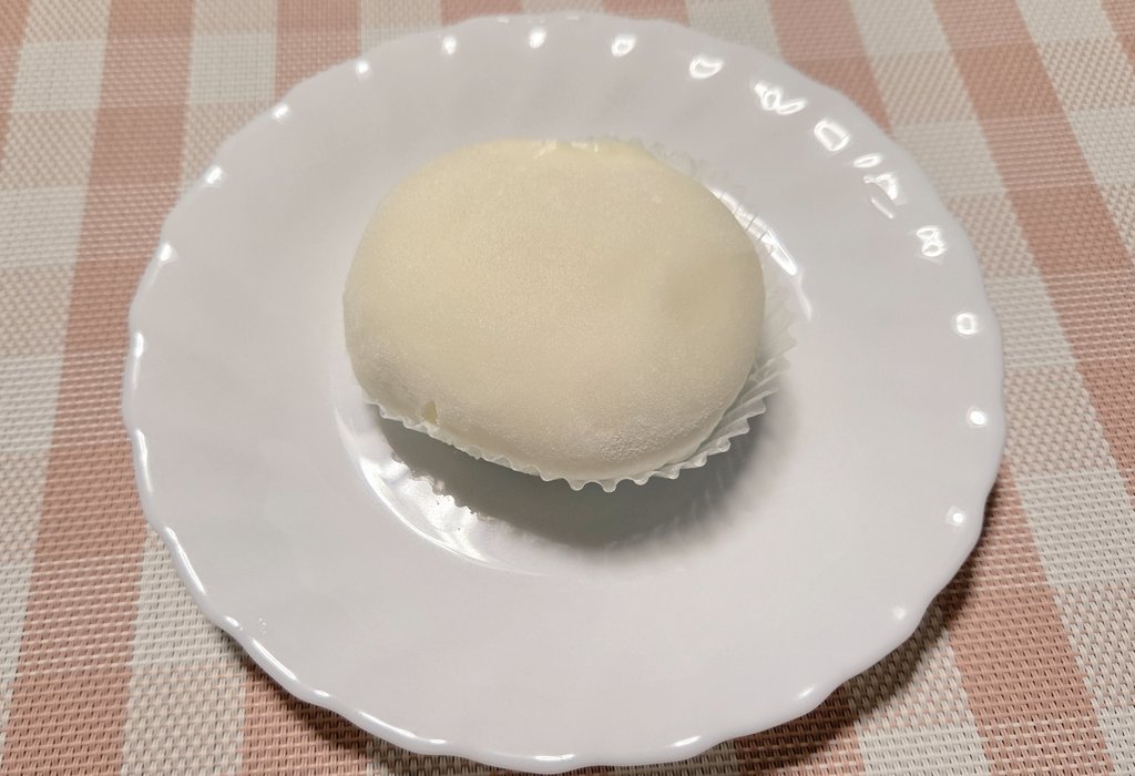 IjMk3m's tweet photo. 【クリーム大福BIG】
セブン 300円 356kcal
5.0
肉まんかって位大きく
インパクト抜群！
生地は柔らかくもっちもちでぶ厚く
粘りが強めでびよーんと伸び
餅だけでもううますぎ
中のクリームふわっとミルキー
優しい甘さでお餅の甘さとよくあい
めちゃくちゃうま！
これは餅が主役
リピ確定！ https://t.co/Ftu5FDXK7v