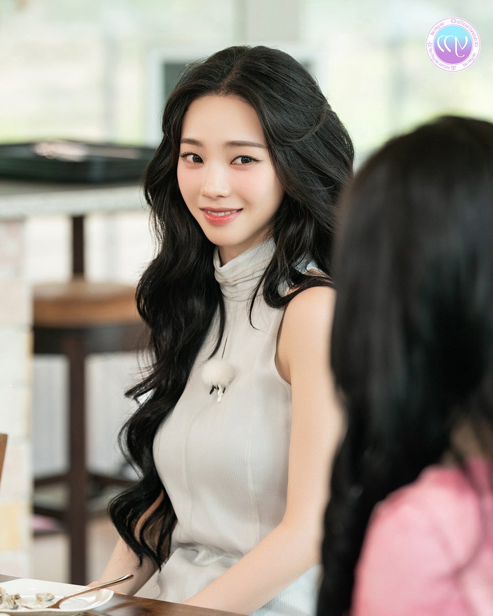 순간의 카리나 tweet media