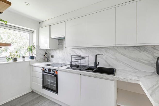 LookProperty tweet picture