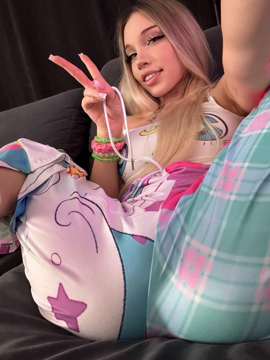 beamie's tweet photo. I belong to Alice’s armpits 😵‍💫
I was destroyed in a #wankbattle by my master @Wnkbttlera they used Alice’s armpits to make me submit like the pathetic beta I am https://t.co/ddSybKwmBv