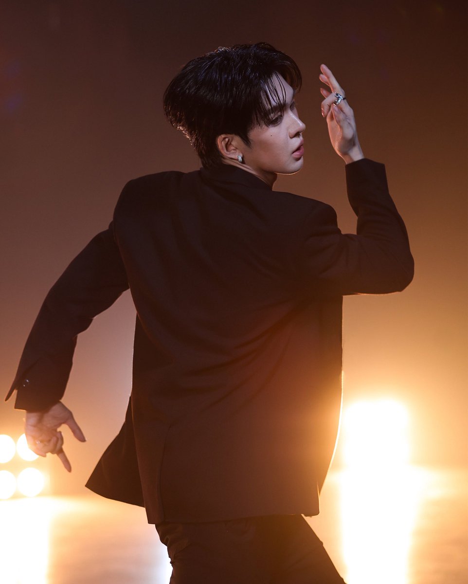 DMDMusicTH's tweet photo. ขอขอบคุณคุณ JETAIME 411music ที่ให้เกียรติชวน “อู่อู๋” ได้มาร่วมงาน SPECIAL COLLABORATION ในเพลง ‘RED WINE’ ด้วยนะคะ 🫶🏻✨

JETAIME x AuAu - RED WINE 
รับชม #REDWINEcollab [SPECIAL COLLABORATION] ได้แล้วตอนนี้! 

🎥 : https://t.co/xLenL4TAqe

@JETAIME411music @Auautnp 
SIP RED WINE WITH AUAU 
#JETAIMEREDWINExAUAU
#auautnp
#DMDMUSIC