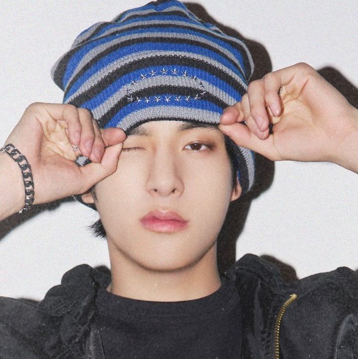 Jak3__0's tweet photo. 🐕🧢 https://t.co/hW54NkM6du