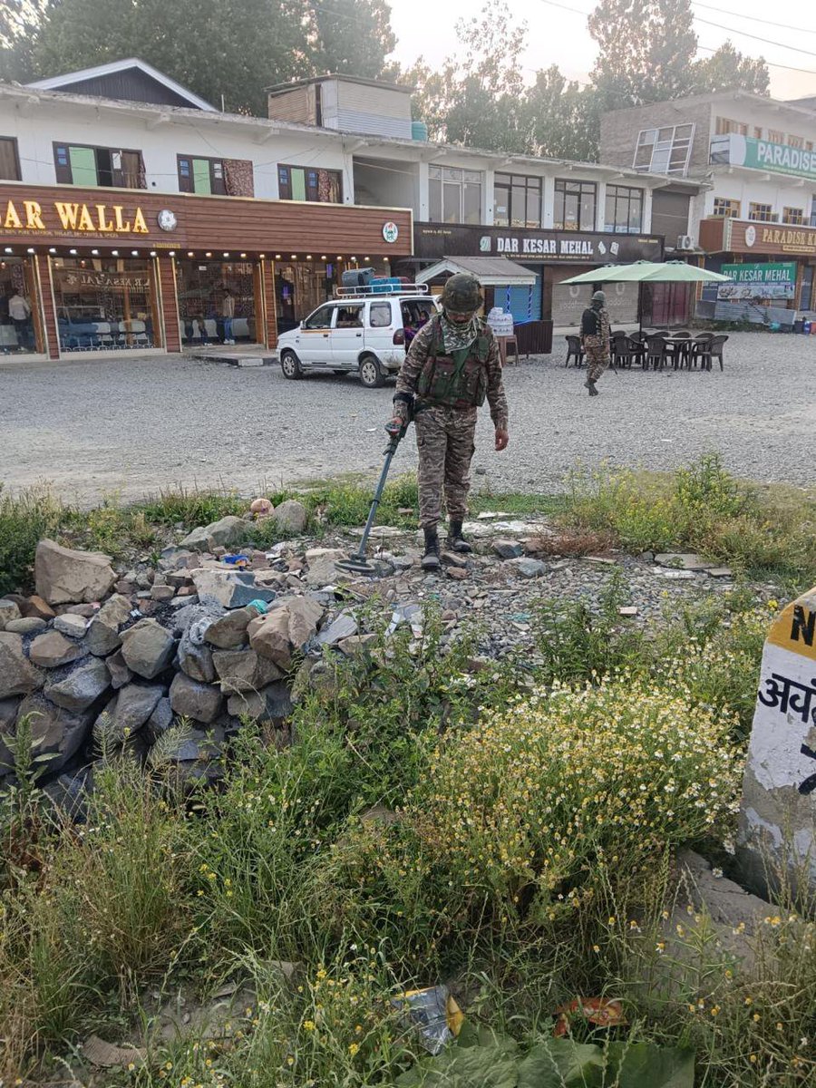 echoalpha_ea's tweet photo. @jammusector @gpsinghips Our jawans risk their lives for us every day. Don't they deserve the best-in-class helmets? https://t.co/cRX78rFTRP