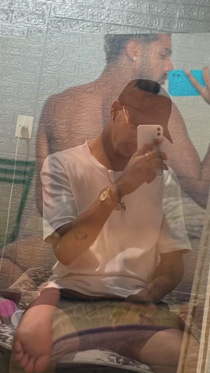 ale_ssandr00's tweet photo. É assim a trend? https://t.co/wAjwwDQQSC