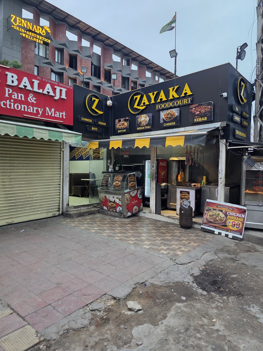 Kilaruness's tweet photo. Unbelievable. I'm shocked but not really surprised.

Hi @CMC_Offcl 

The same place is now open once again with no visible changes in hygeine. Care to respond how they opened once again in just a week? 

Did they implement all the measures instructed by you?

I really thought you guys were sincere 🙏🏻