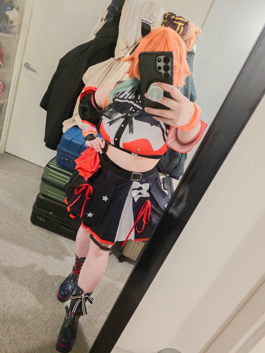 felipokeyou's tweet photo. #holoSerendipity TOMORROW!! (and the day after) GO FORTH AND SLAY MY QUEENS!!!!!! 🧡💙

I didn't have time for proper photoshoots yet - I threw on the costumes and took a quick selfie after work for this 😭✌️ gotta represent somehow
#KFPicasso #RavenCrafts https://t.co/7NMLt1aSfb