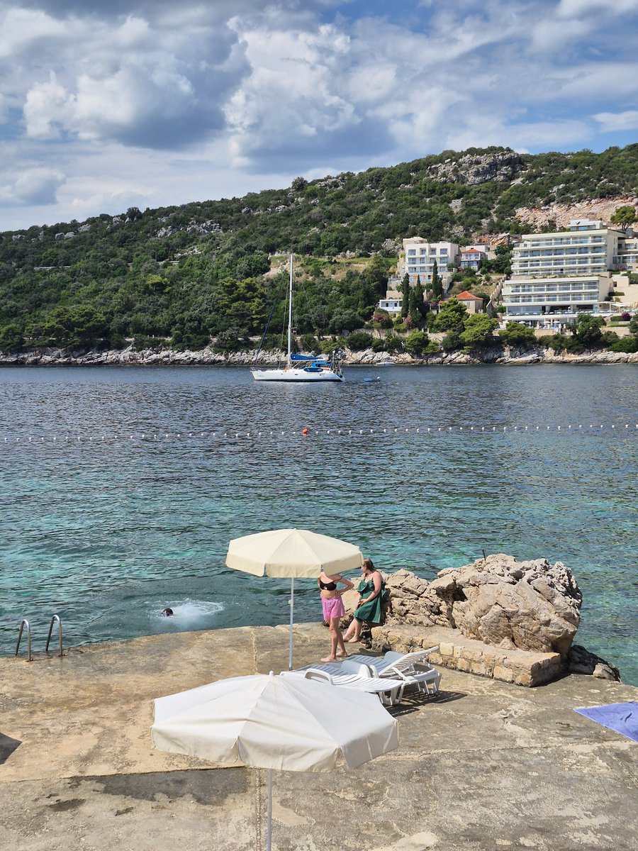 ToursDubrovnik's tweet photo. The best beach spots in Dubrovnik, Croatia 🏝
https://t.co/2Ss3CeSZbG https://t.co/DMyv904eoV