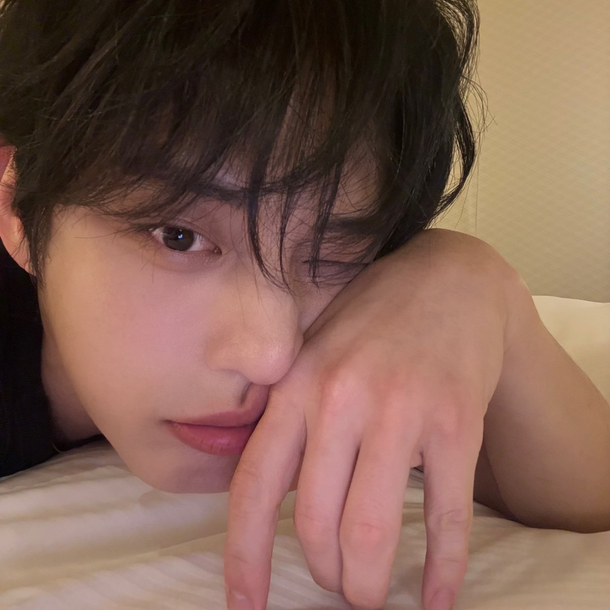 woongmail's tweet photo. 📸 260703 ⋅ 21:59 JST

🦋 [photo x2]

🦋 Zz💕

🦋 [photo]

🦋 y/n good night🌠 https://t.co/SLtVFnoCqY