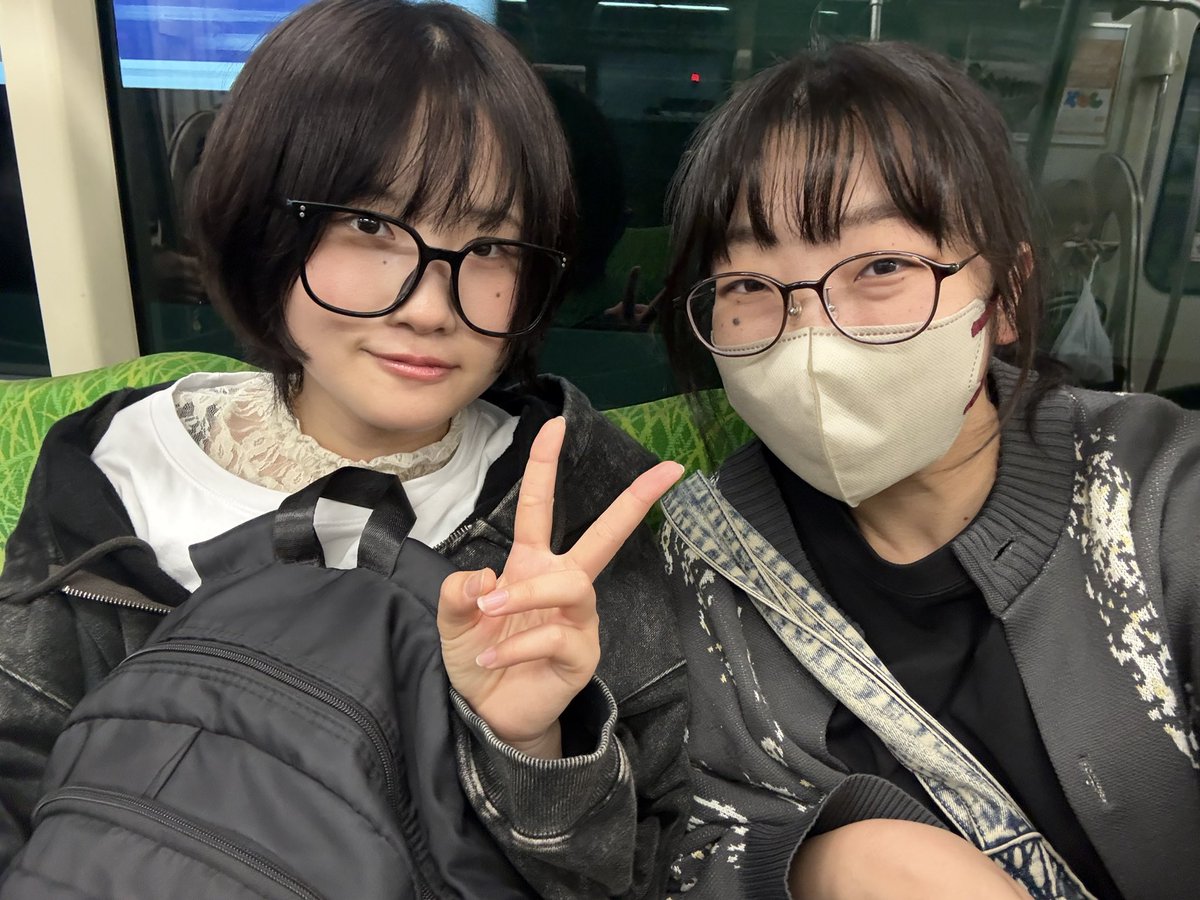 Akyane0902's tweet photo. 三越劇場に谷口さんを見に行きました☺
シーボルトの歴史の勉強…！もっと詳しく知りたくなる…！

一番最後の衣装の谷口さんがいっちゃんかわいいです。

そして、偶然に観劇してた美羽ちゃんに会いました🌟
MAYA-Kぶり～久々にあえて嬉しい❤ https://t.co/kCGOPOGnMU