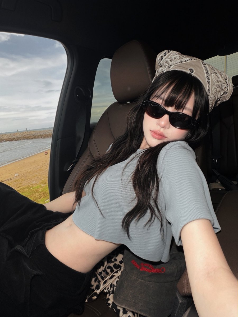 yoxrgravity's tweet photo. เผื่อใครไม่รู้ ชี meitu อัพเดทฟังก์ชัน flash ใหม่ ผิว glow กว่าเดิมมากก + ใส่ filter เพิ่มยิ่งสวย 📸✨ (ให้ฟีลกล้อง digital ผิวฉ่ำๆ ) https://t.co/QLl51DGD5Z