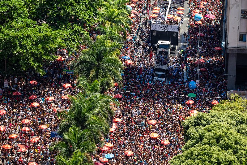 javiermalagon's tweet photo. Carnaval de Rio
2 millones diarios x 5 dias
Muertes por asfixia: 0

Carnaval de Notting Hill
2 millones 
Muertes por asfixia: 0

Pero a los paleros del régimen les urge salir a decir que no hay ningún gobierno local en el mundo que pueda contener a 1.4 millones de personas. https://t.co/F8s4Rket69