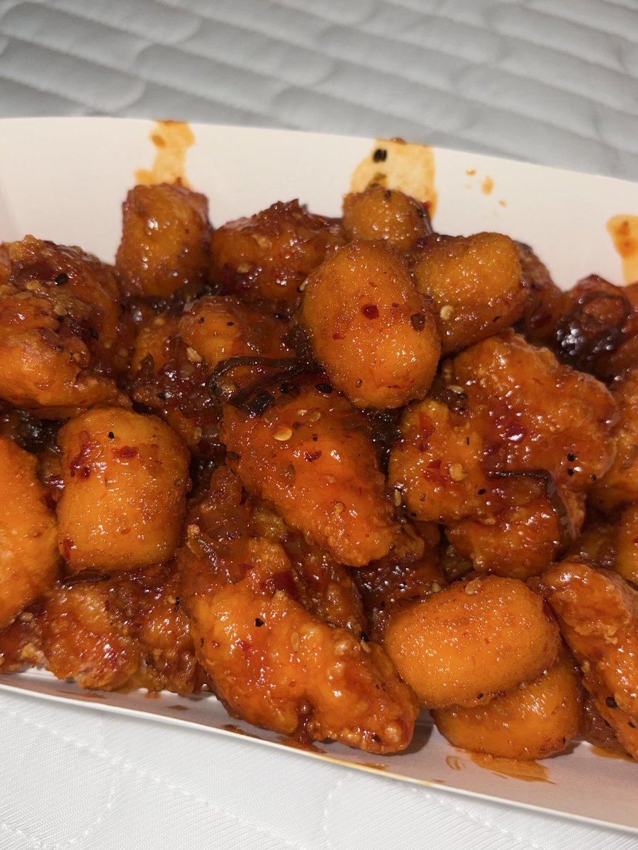 Lungung3's tweet photo. 치파오강정 조아해요 https://t.co/ZX5u1ILqSt