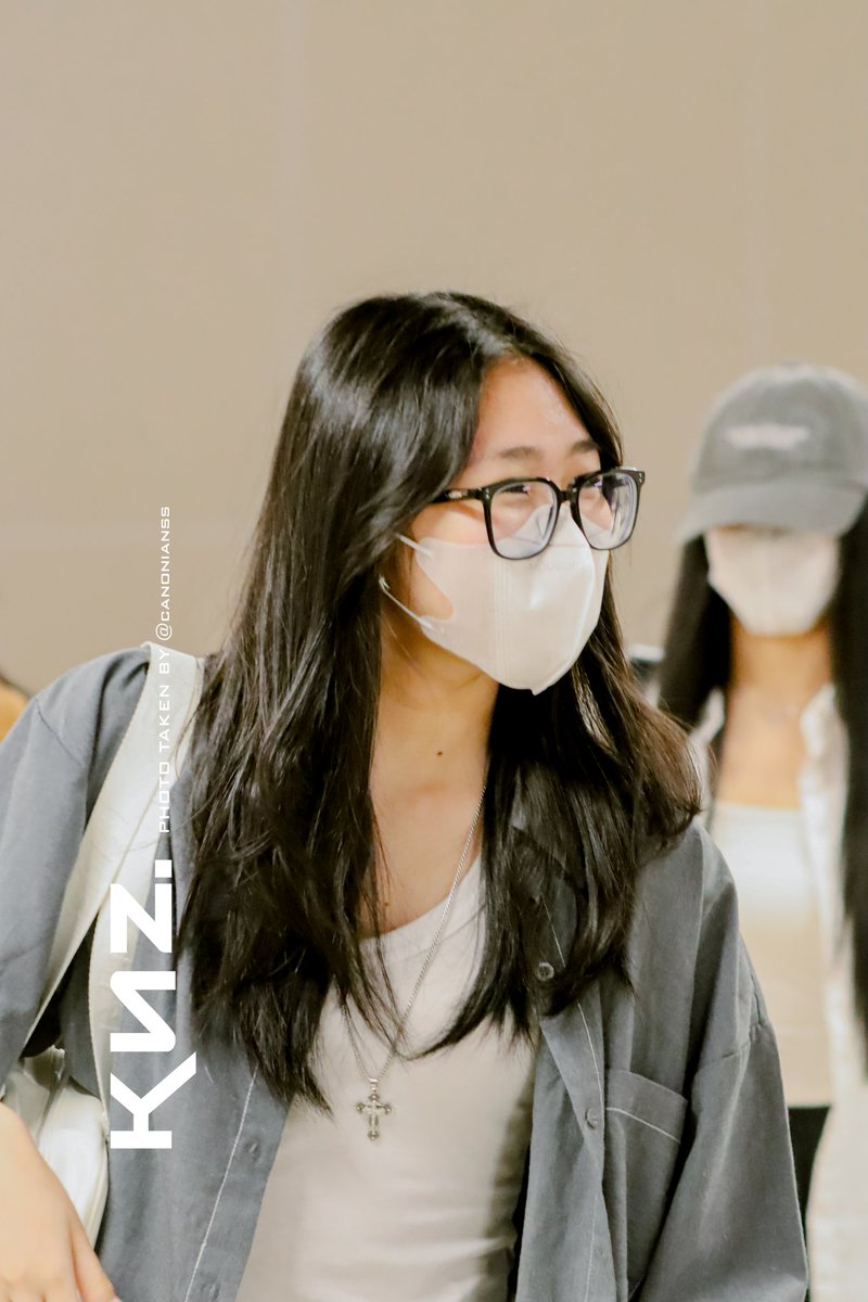 canonianss's tweet photo. Hai @Levi_JKT48 

#JKT48AirportFashion https://t.co/HrMzqH9B1N