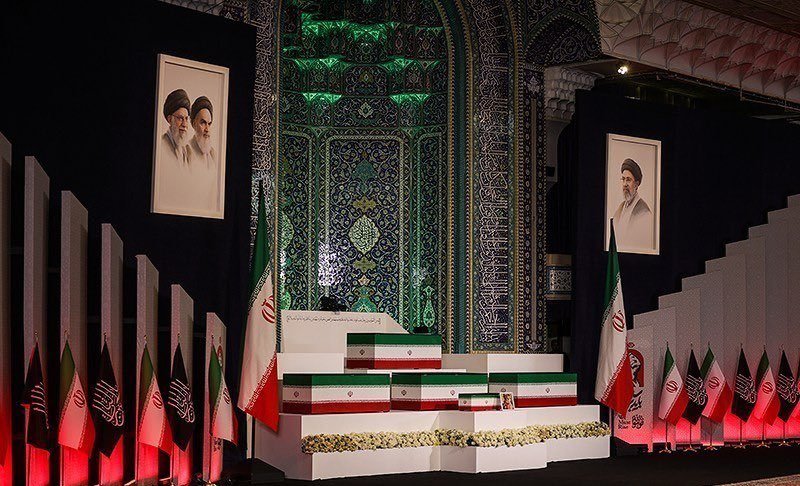 ShahBISP's tweet photo. Funeral proceedings for Ayatollah Ali Khamenei began in Tehran.

According to the Iranian Foreign Ministry, delegations from around 100 countries attended the ceremony, including heads of state, parliamentary speakers, foreign ministers, and special government envoys. https://t.co/SwjS72uuRD