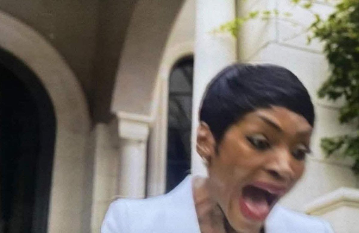 glitchu__'s tweet photo. My face when I wake up from a nap and Apple done got me for 2.99 5.99 10.99 15.99 https://t.co/6rMfZ8LJJB