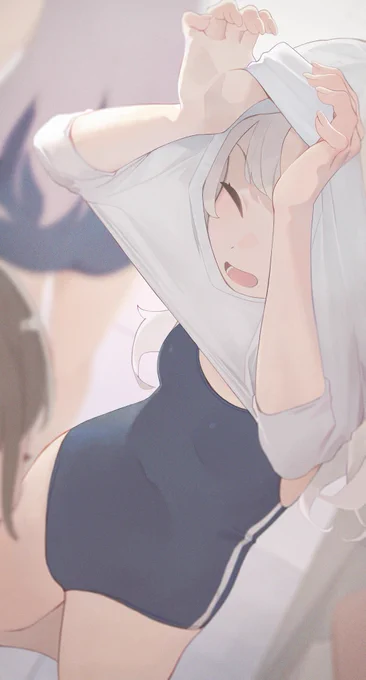 着替え中にはしゃぐ子