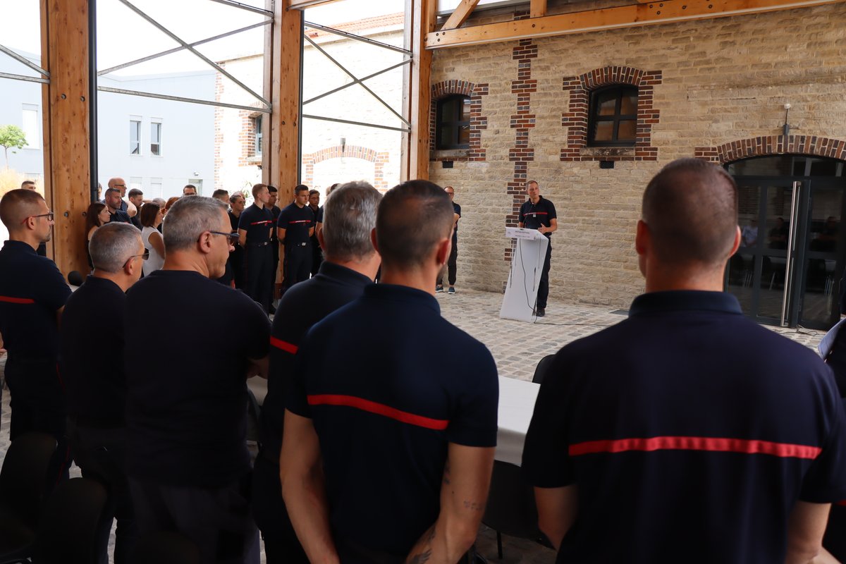 SDIS_10's tweet photo. Ce midi, un moment de convivialité a réuni les personnels de l’État-Major, les stagiaires de la FI Caporal SPP, de la FAE Sergent SPP ainsi que les sapeurs-pompiers de garde à Troyes, à l’approche de la période estivale. https://t.co/ow9FdssDVv